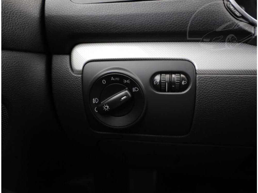 2012 Volkswagen GOLF - 11