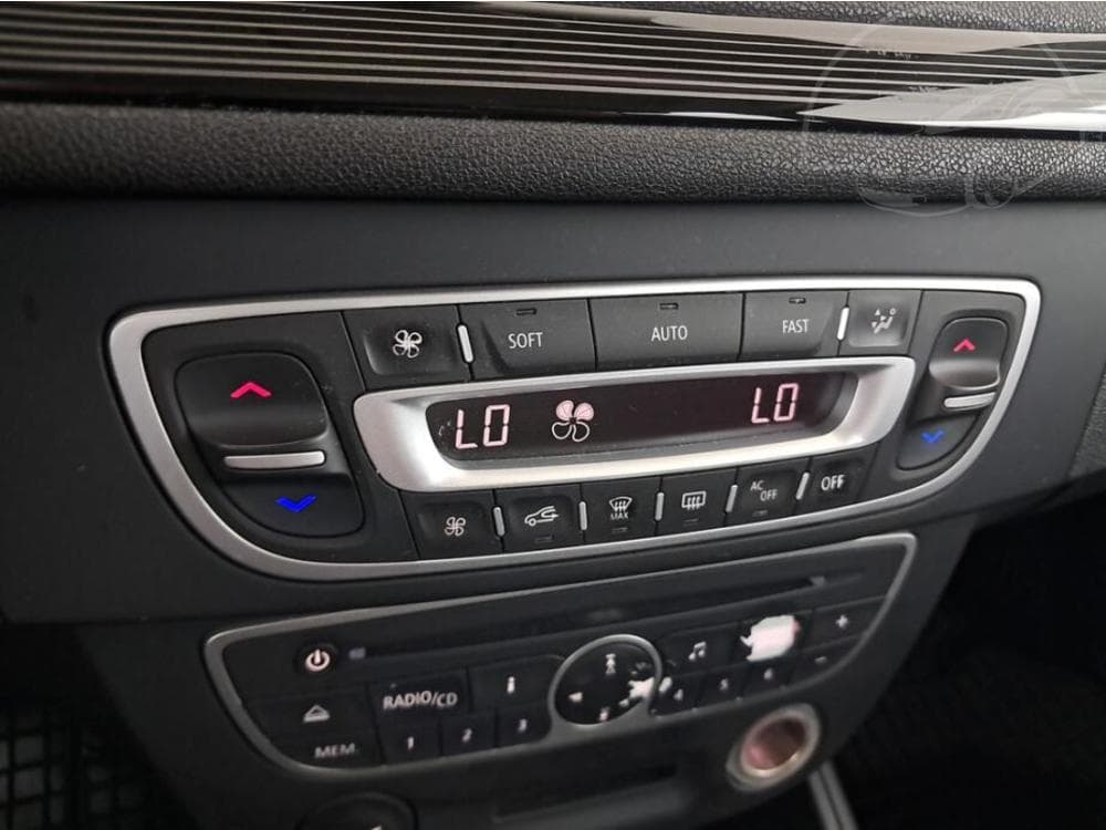 2011 Renault MEGANE - 13