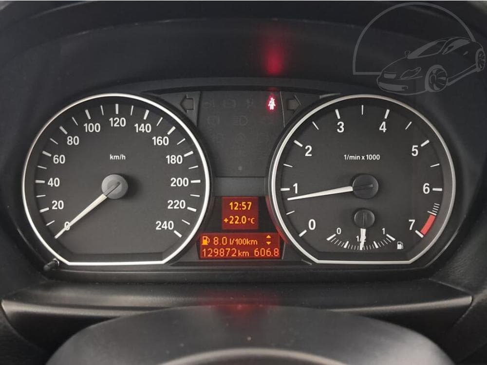 2011 BMW 1-SERIES - 11