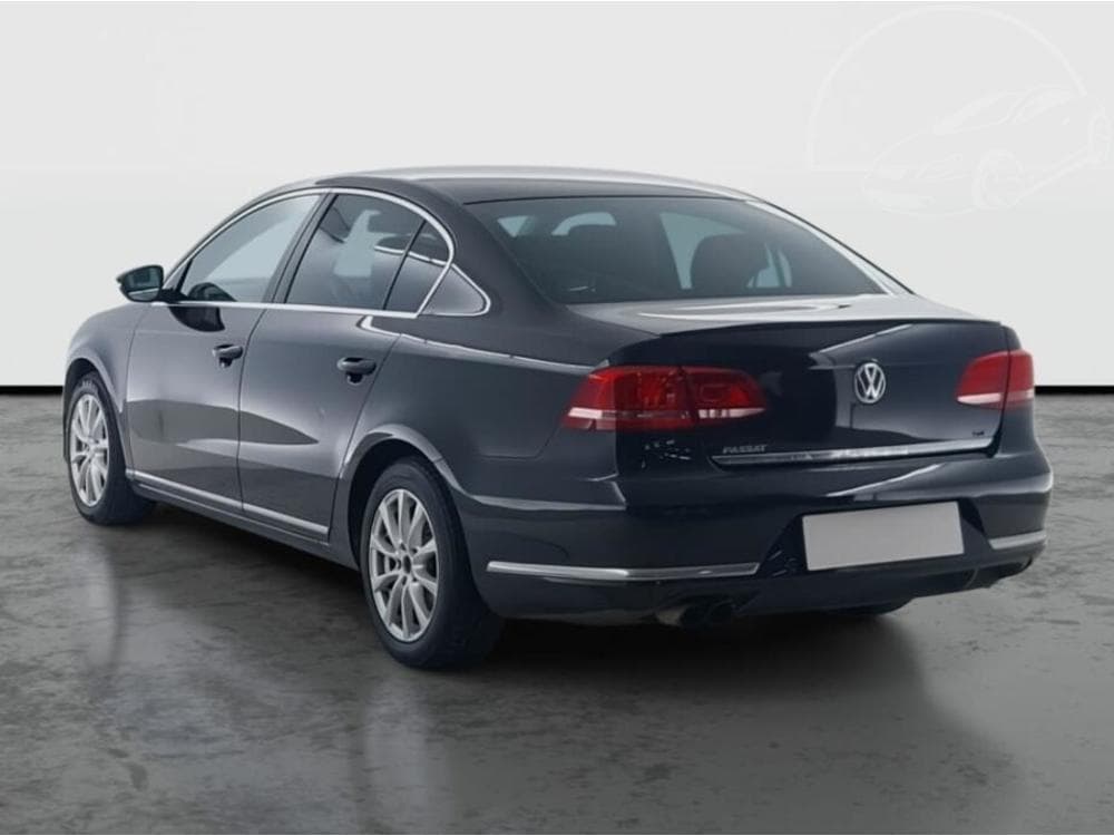 2011 Volkswagen PASSAT - 4