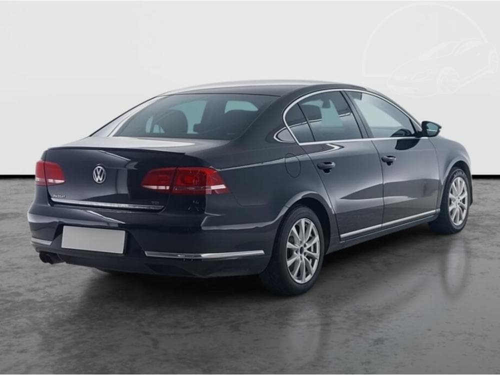 2011 Volkswagen PASSAT - 5