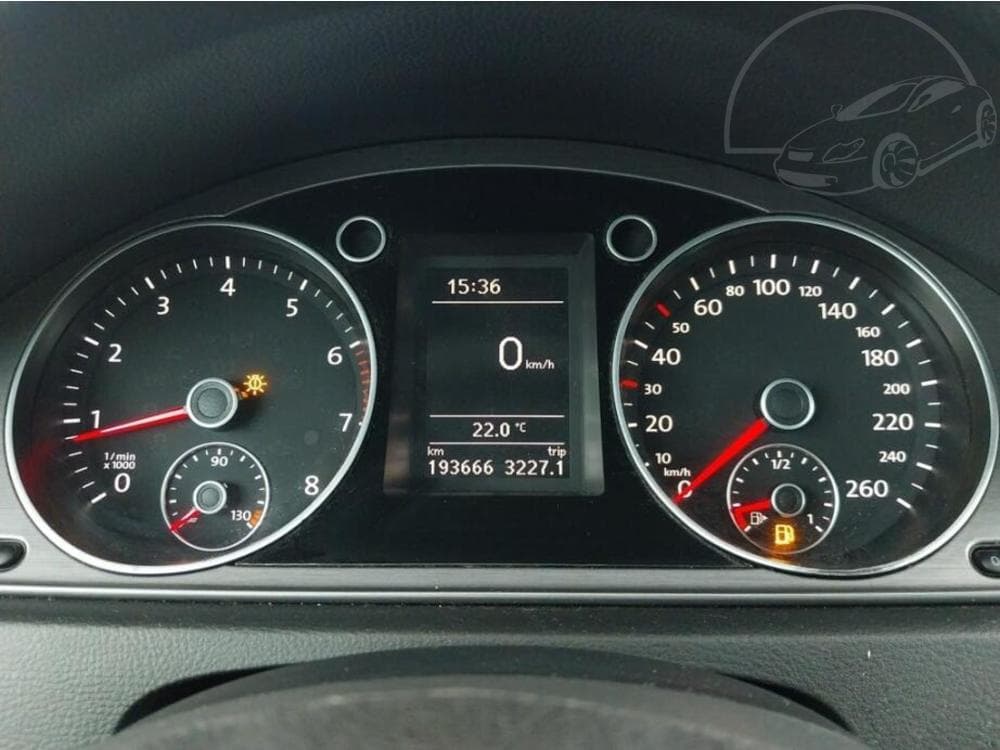 2011 Volkswagen PASSAT - 11