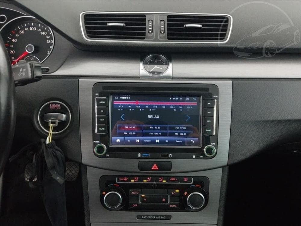 2011 Volkswagen PASSAT - 12