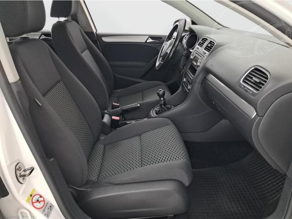 2010 Volkswagen GOLF - 9
