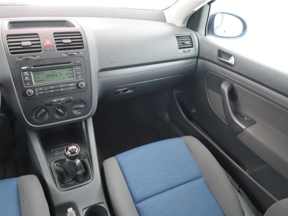 2005 Volkswagen GOLF - 8
