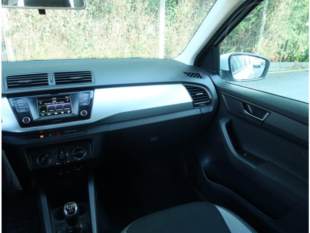 2016 Škoda FABIA - 8