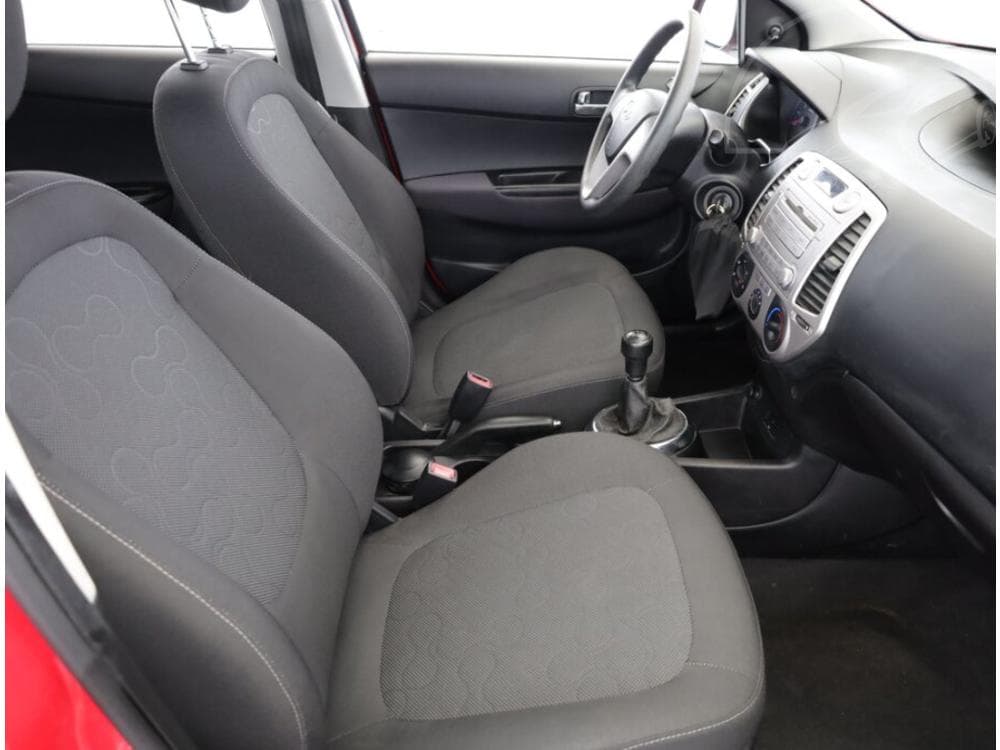 2010 Hyundai i20 - 7