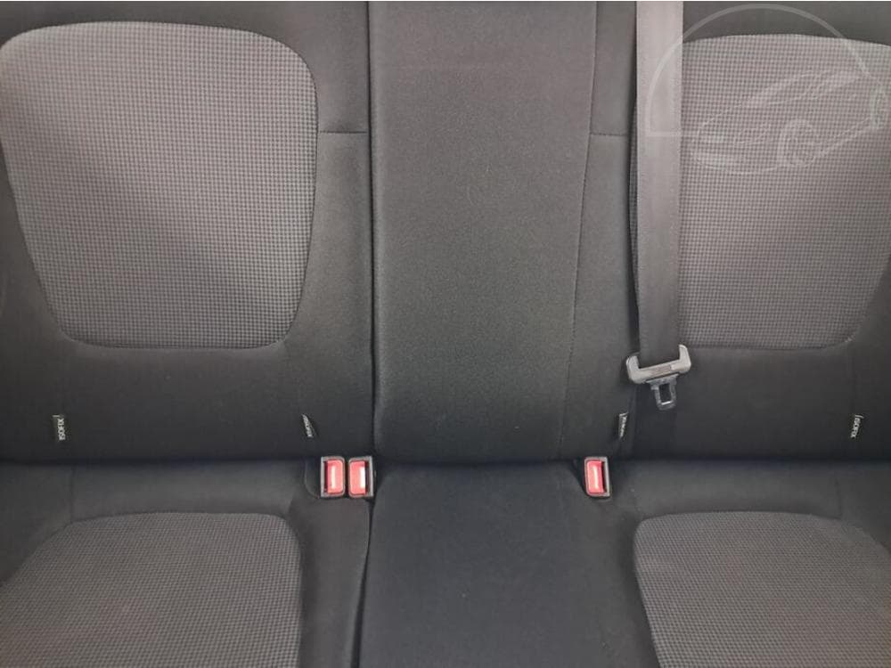 2013 Hyundai i20 - 10