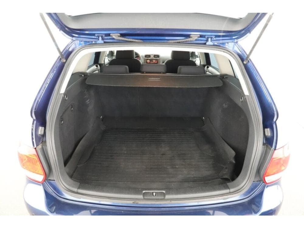 2010 Volkswagen GOLF - 11