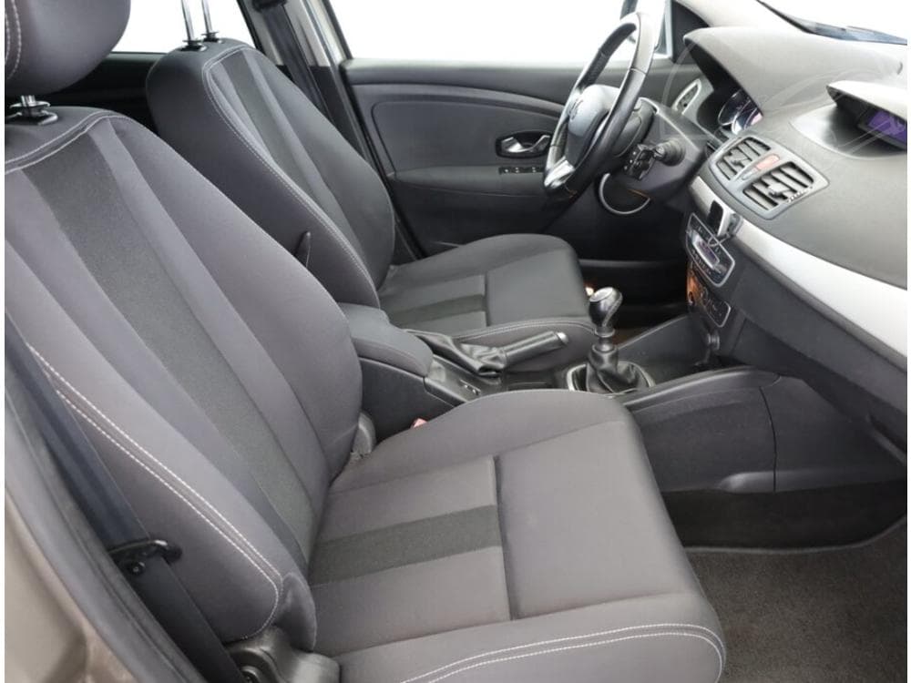 2010 Renault MEGANE - 7