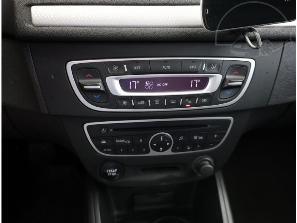 2010 Renault MEGANE - 9