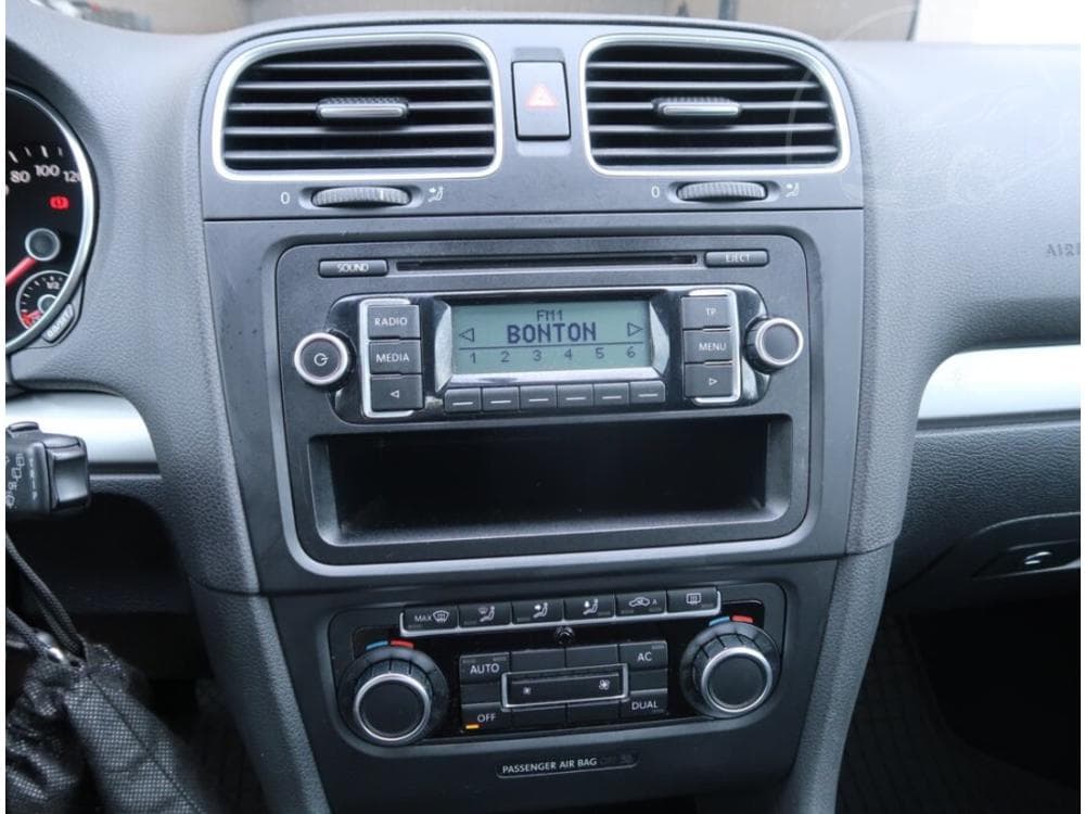 2010 Volkswagen GOLF - 12