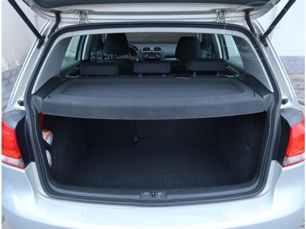 2010 Volkswagen GOLF - 13