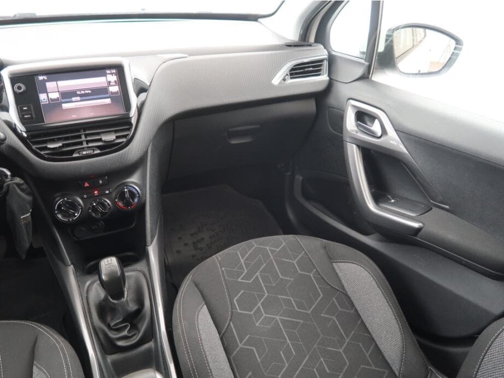 2017 Peugeot 2008 - 8