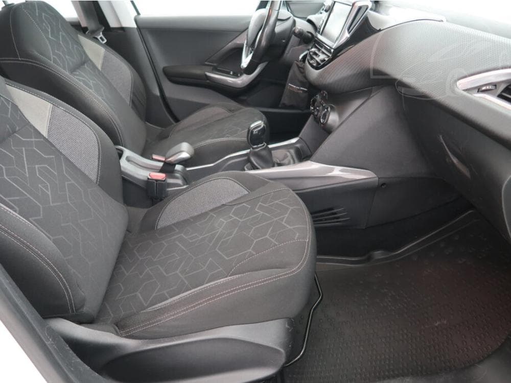 2017 Peugeot 2008 - 9