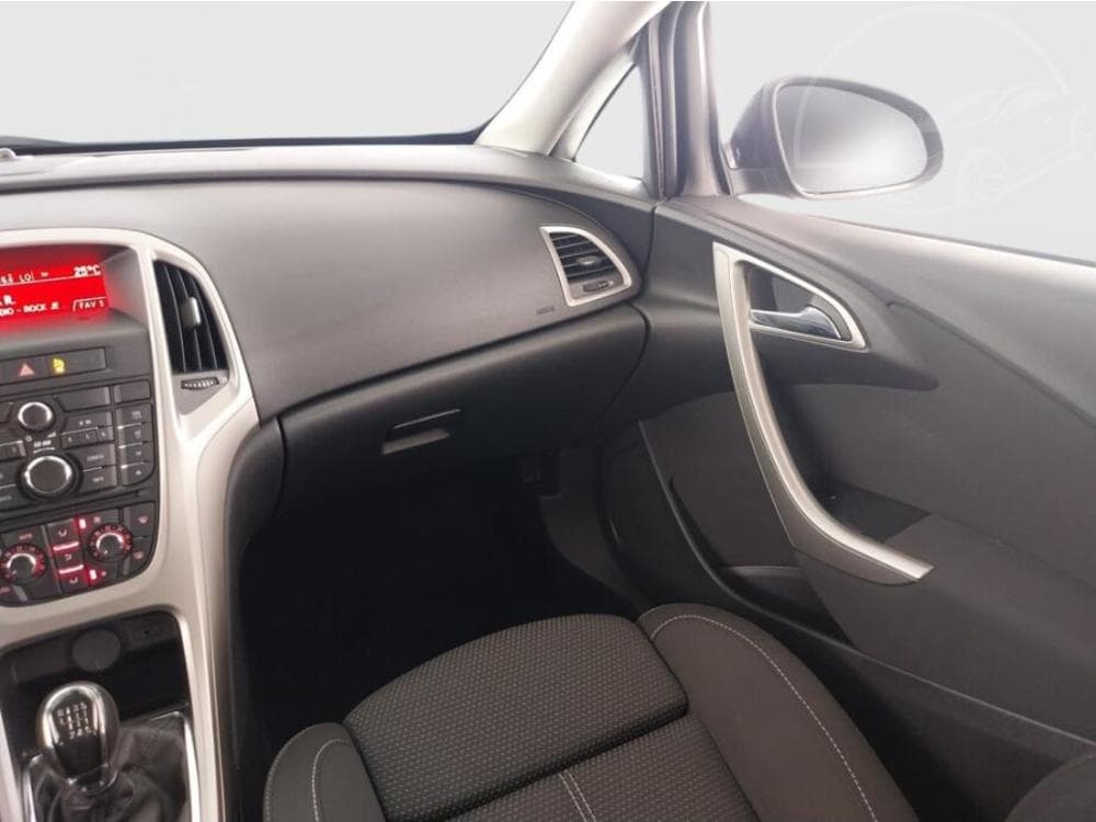 2011 Opel ASTRA - 8