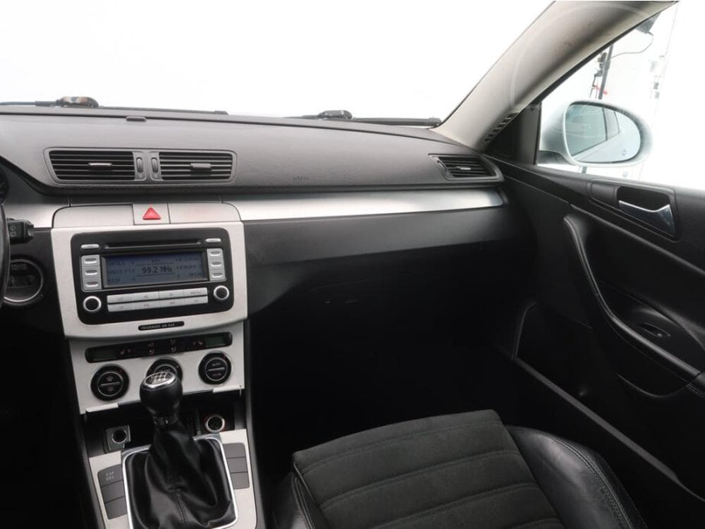 2007 Volkswagen PASSAT - 8