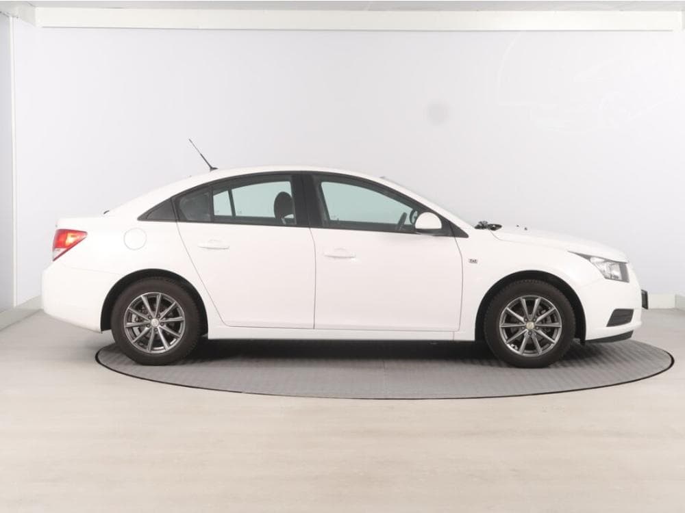 2009 Chevrolet CRUZE - 6