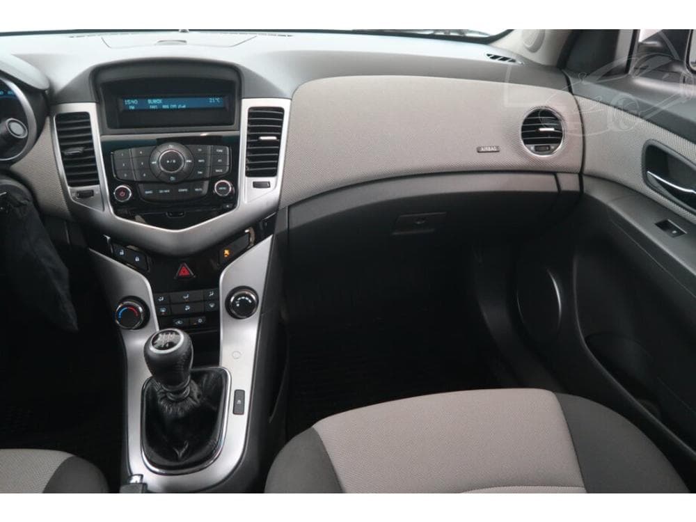 2009 Chevrolet CRUZE - 8