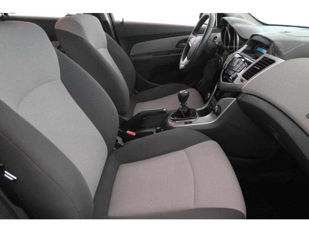 2009 Chevrolet CRUZE - 9