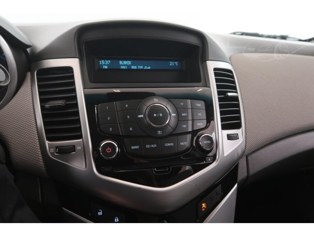 2009 Chevrolet CRUZE - 12
