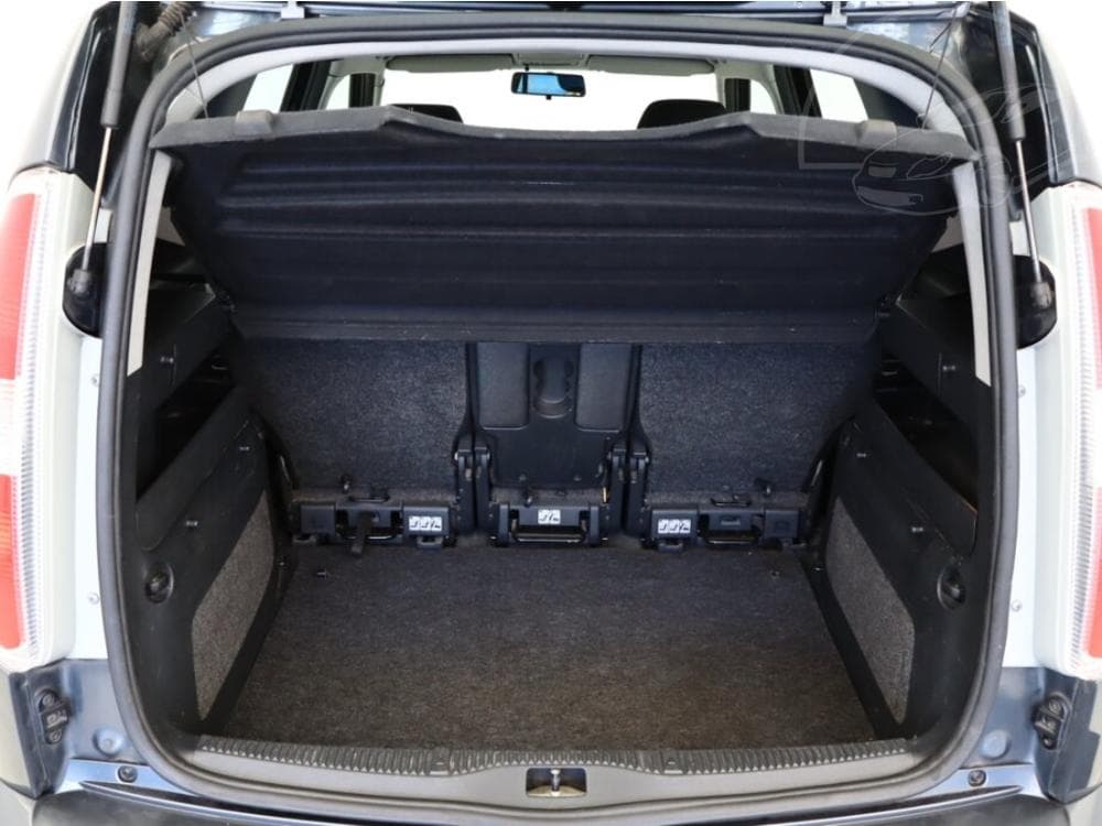2009 Škoda ROOMSTER - 11