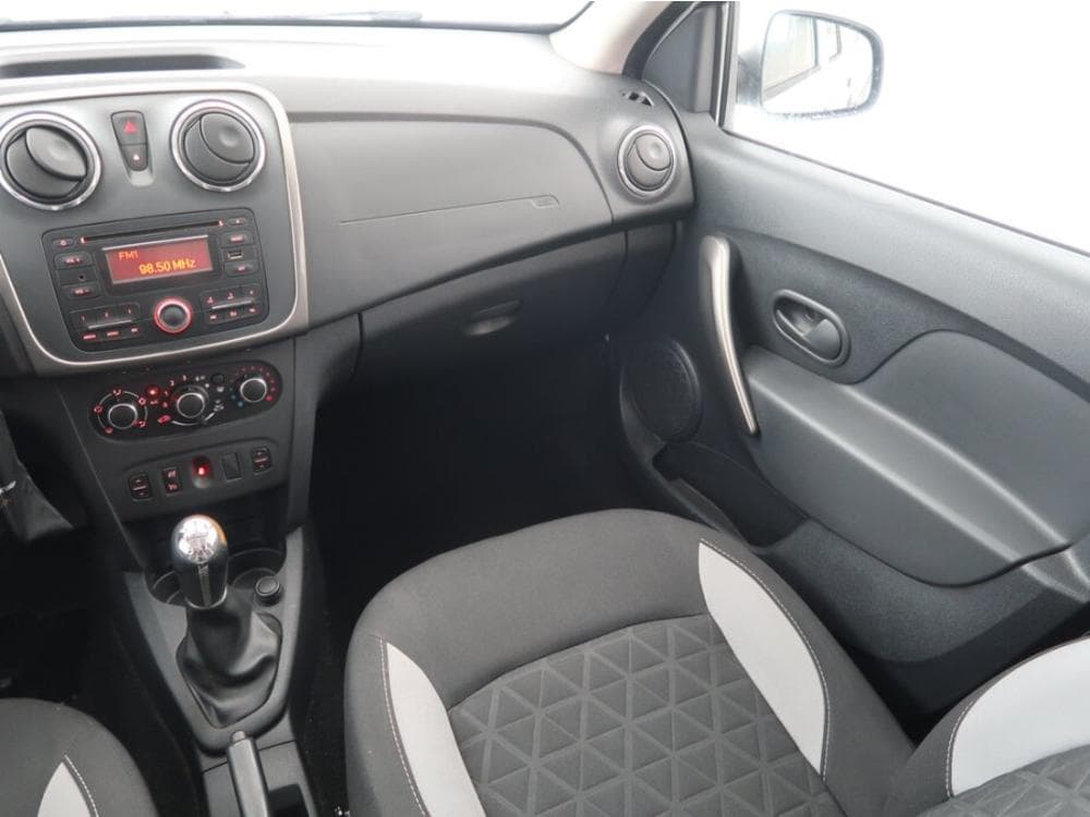 2016 Dacia SANDERO - 8