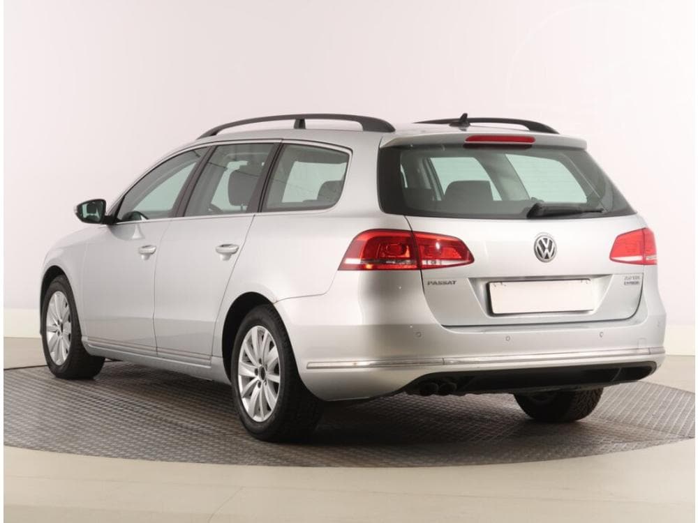2012 Volkswagen PASSAT - 4