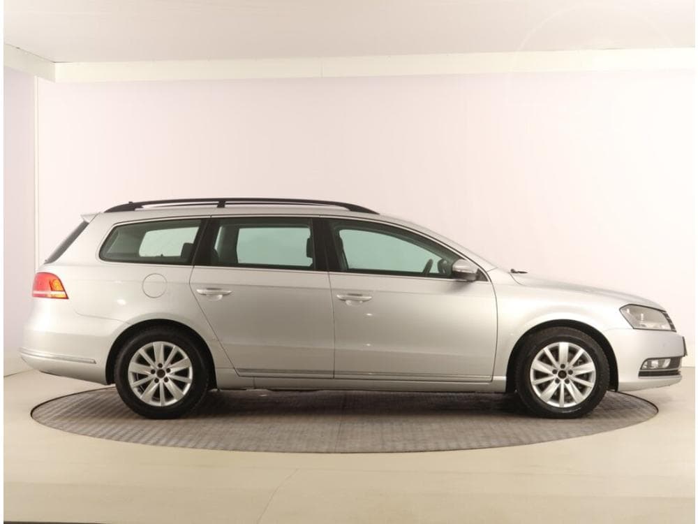 2012 Volkswagen PASSAT - 6