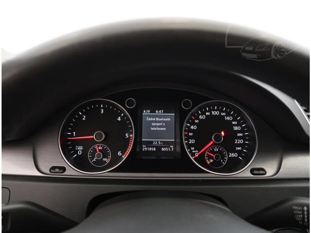 2012 Volkswagen PASSAT - 11