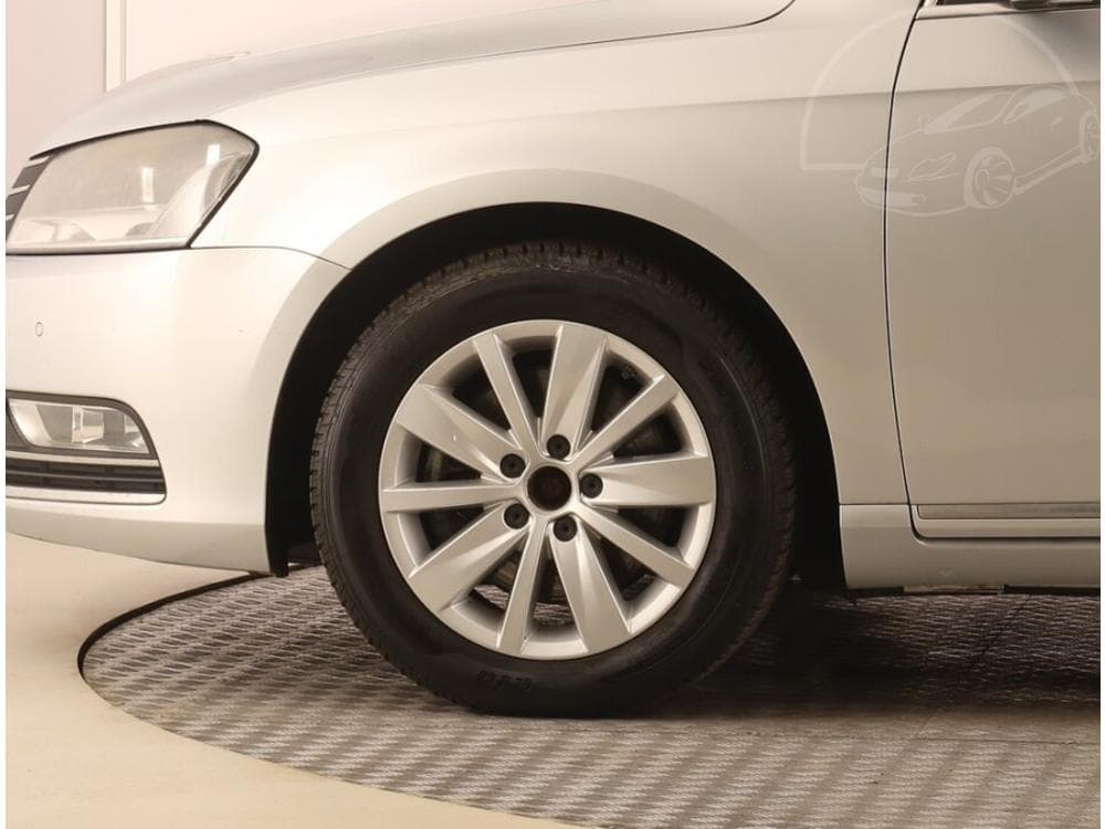 2012 Volkswagen PASSAT - 15