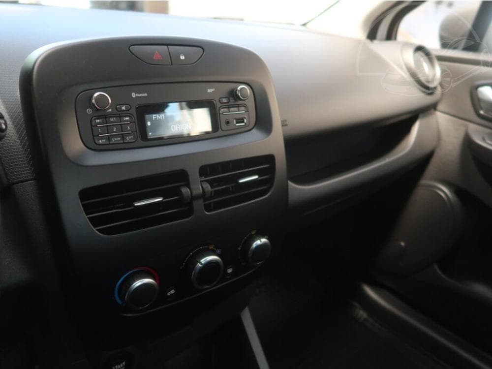 2015 Renault CLIO - 14