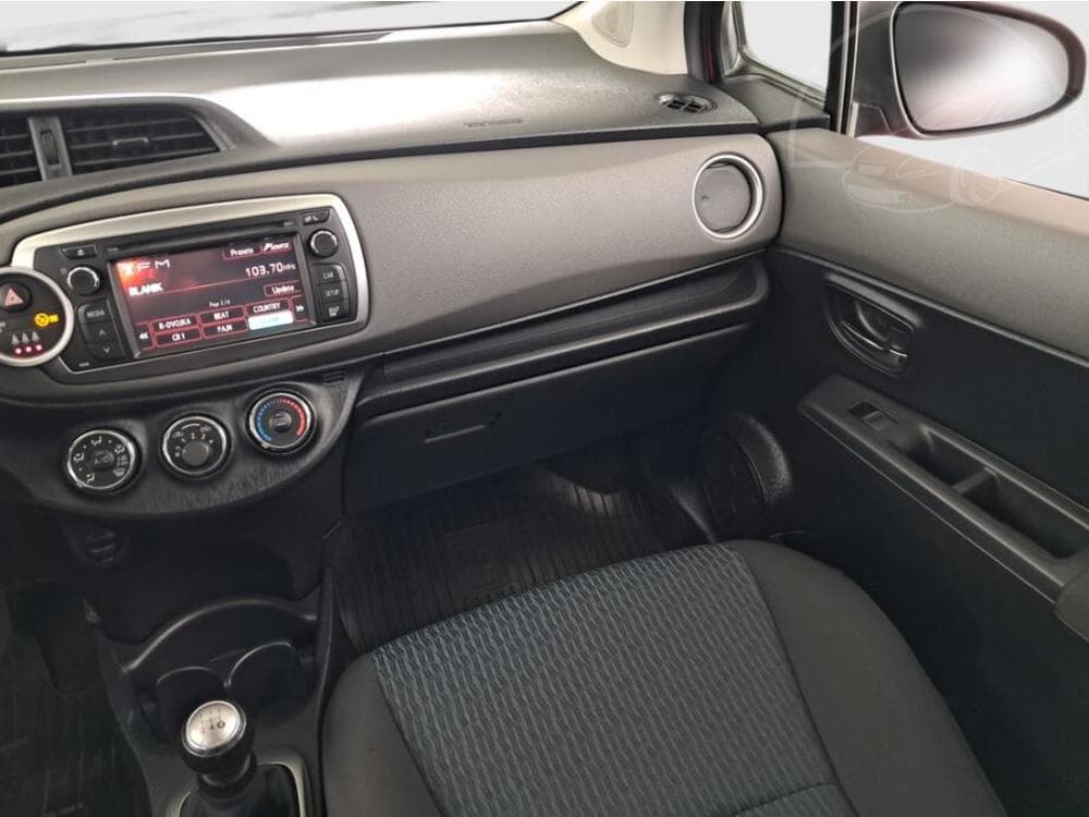 2011 Toyota YARIS - 8