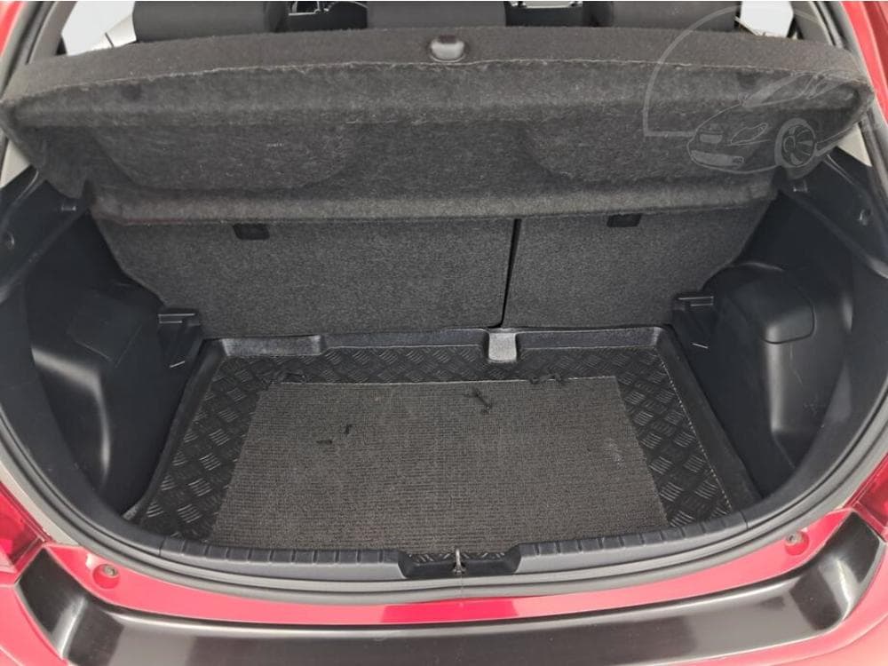 2011 Toyota YARIS - 13