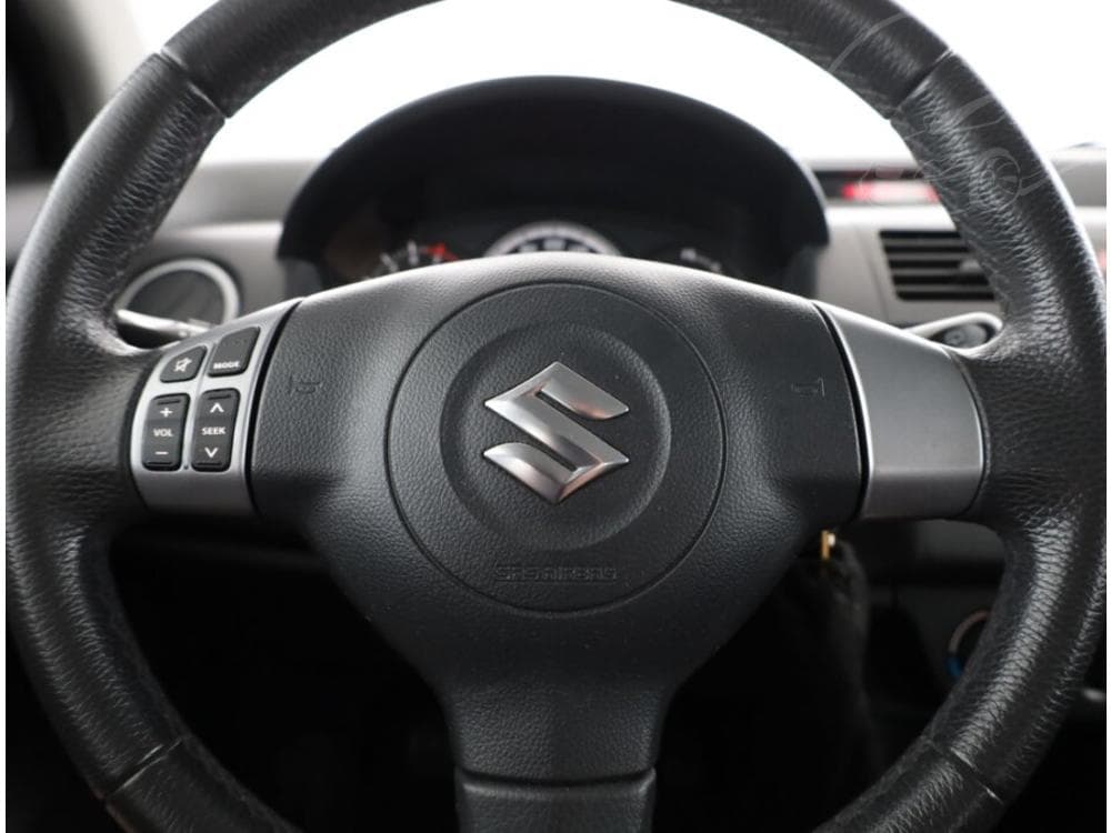 2010 Suzuki SWIFT - 8
