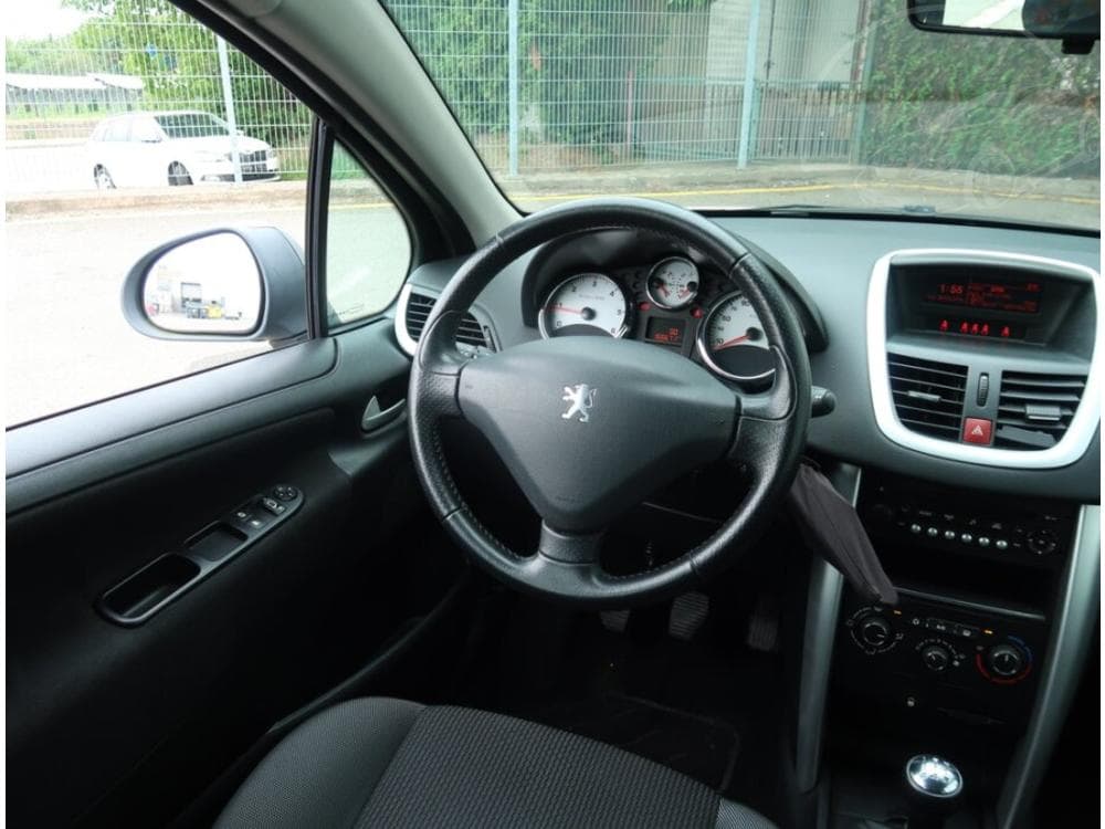 2012 Peugeot 207 - 7