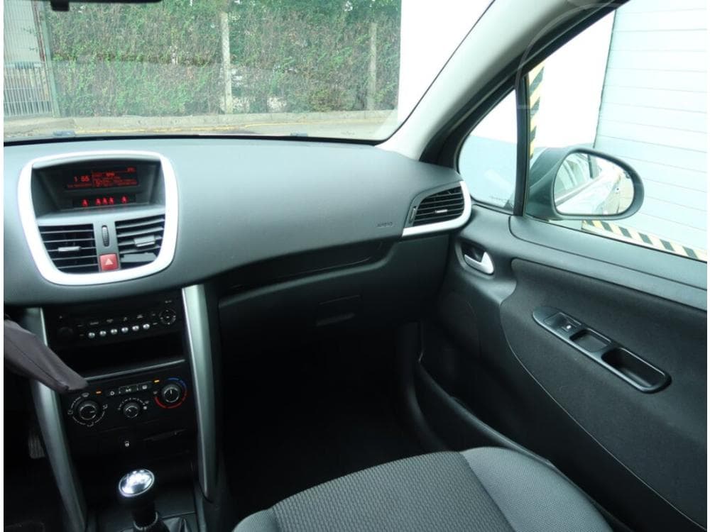 2012 Peugeot 207 - 8