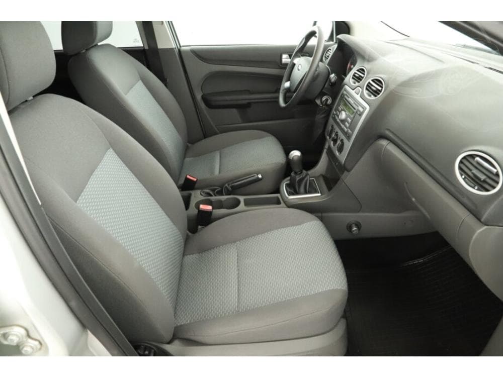 2006 Ford FOCUS - 7