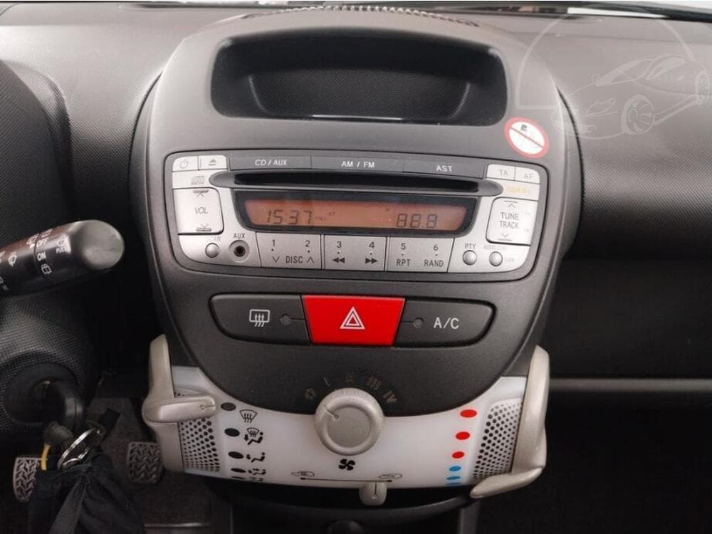 2012 Toyota AYGO - 12