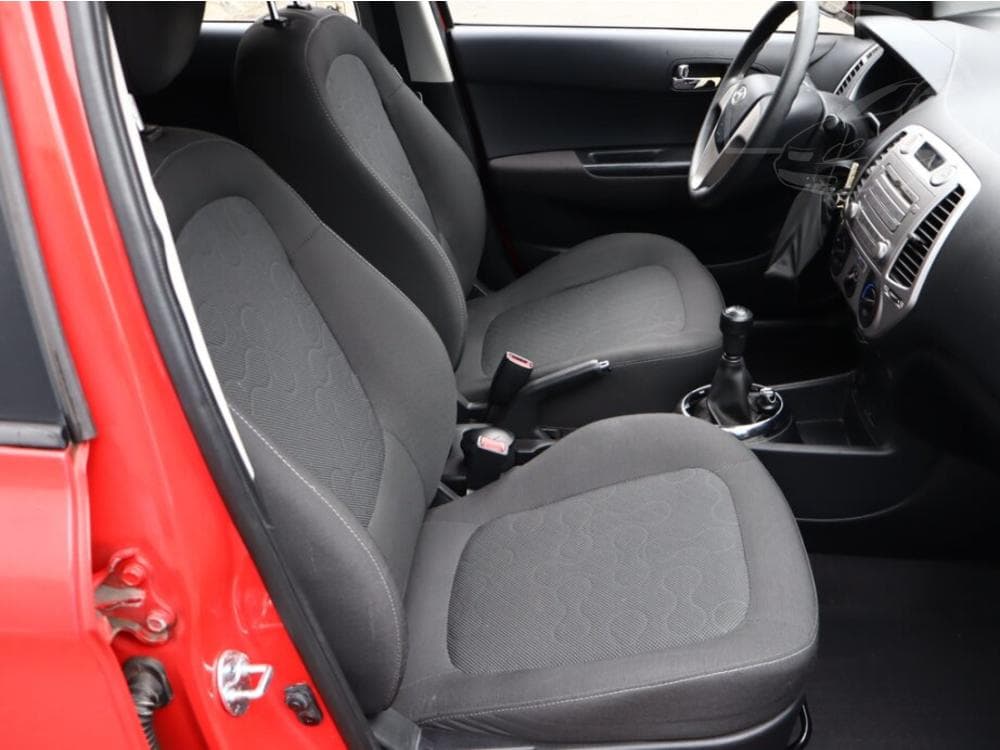 2012 Hyundai i20 - 7