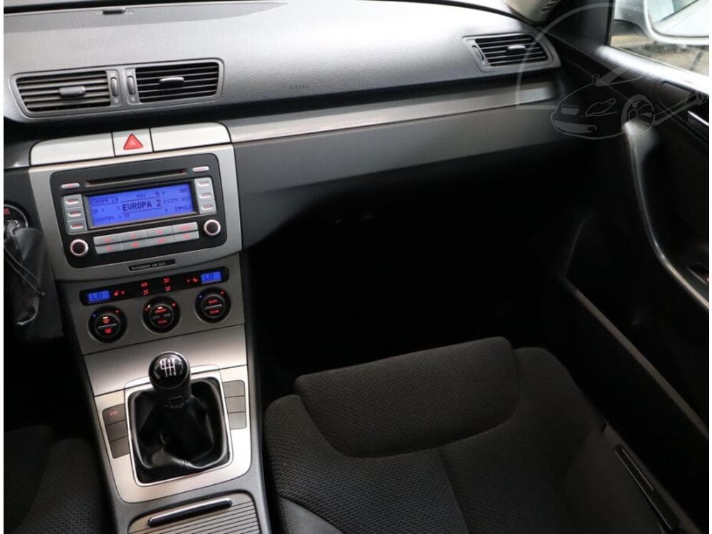 2007 Volkswagen PASSAT - 8