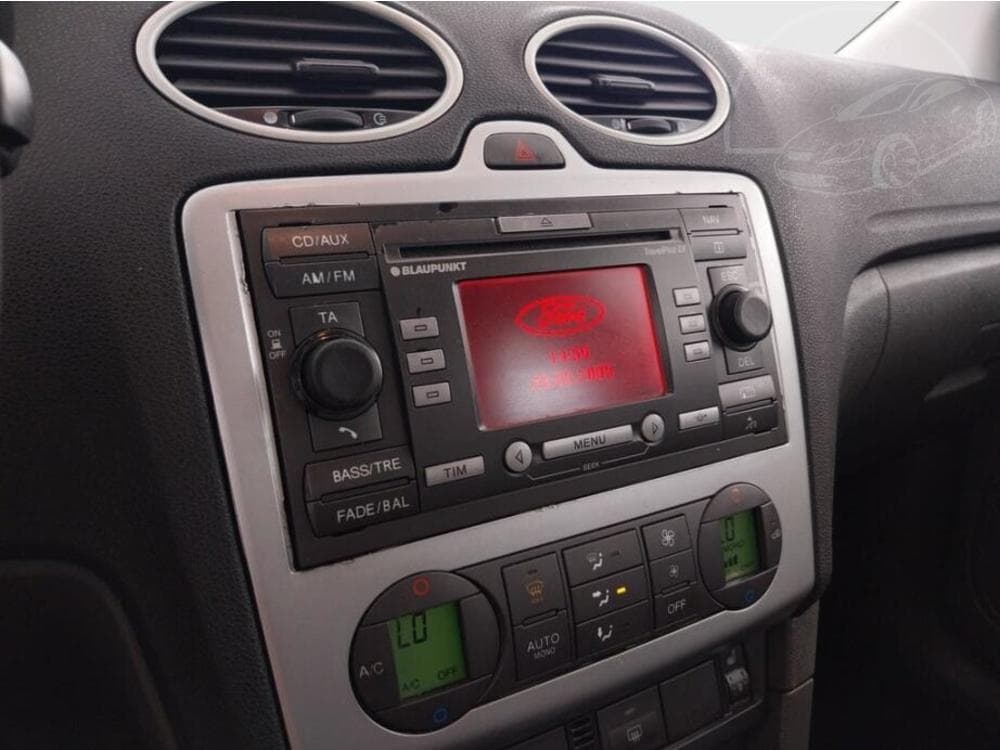 2005 Ford FOCUS - 13