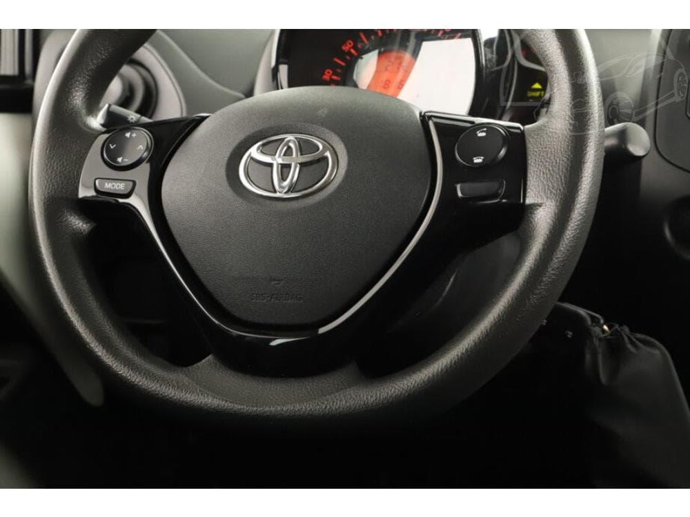 2021 Toyota AYGO - 11