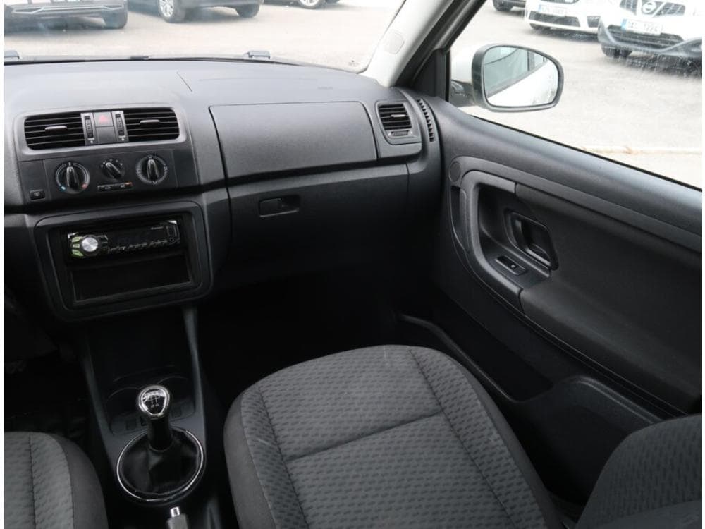 2011 Škoda FABIA - 8