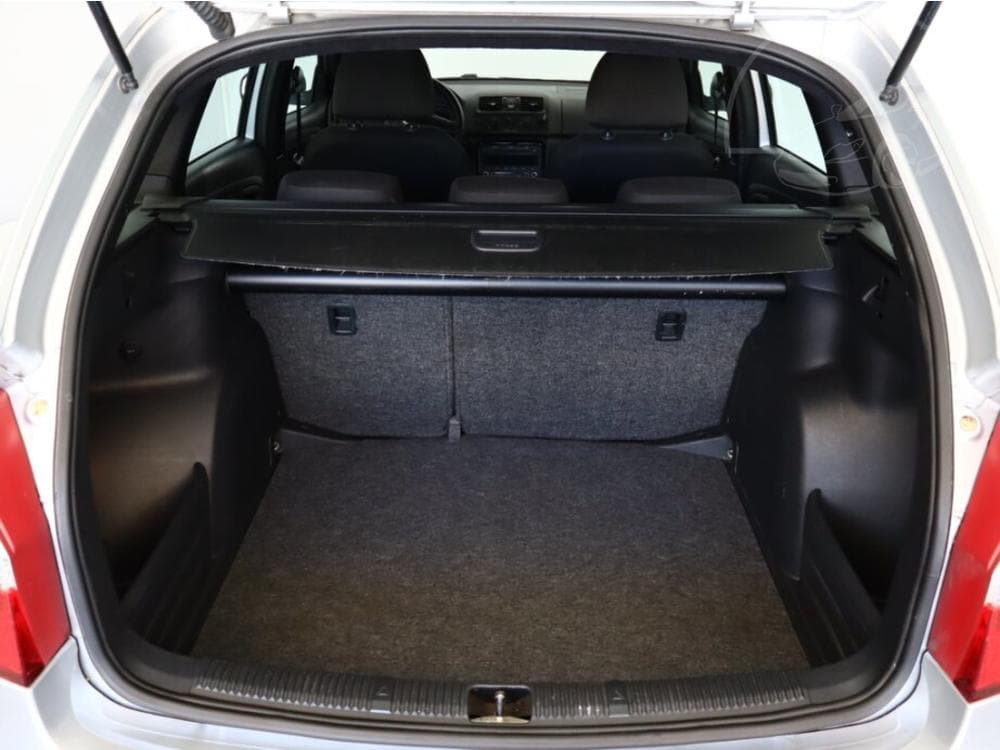 2010 Škoda FABIA - 11