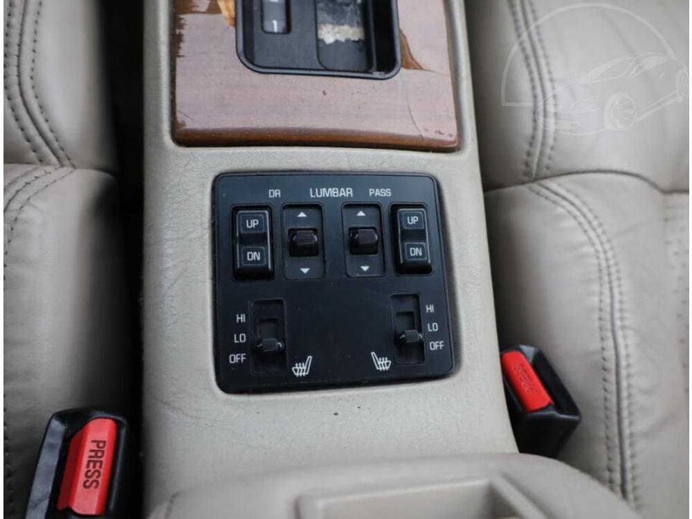 1993 Cadillac SEVILLE - 11