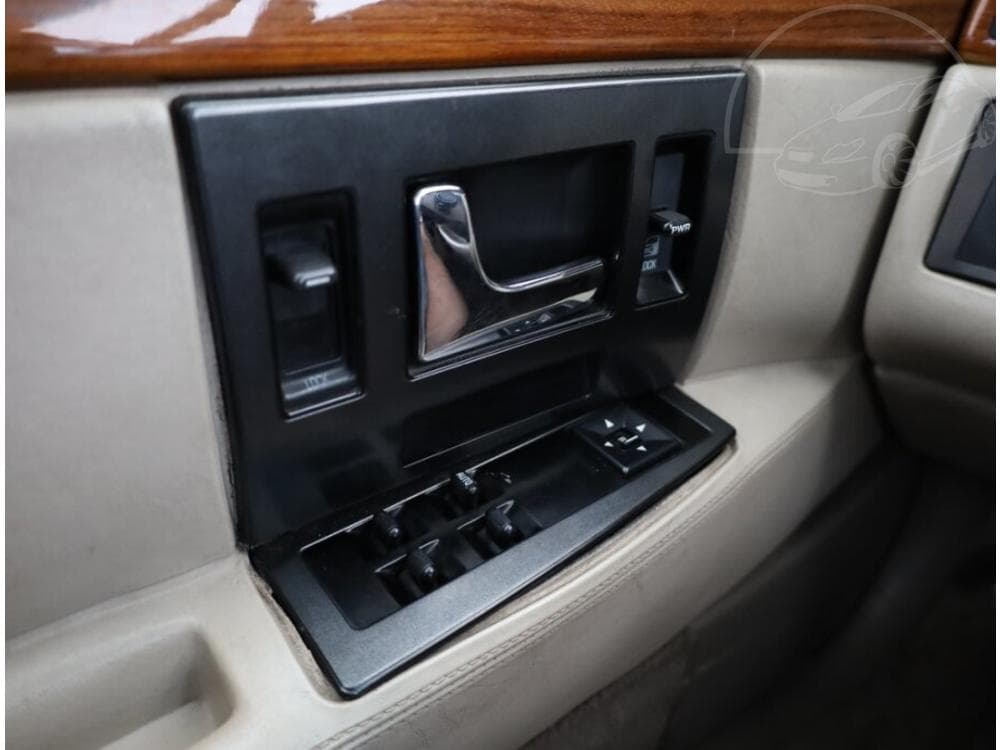 1993 Cadillac SEVILLE - 12