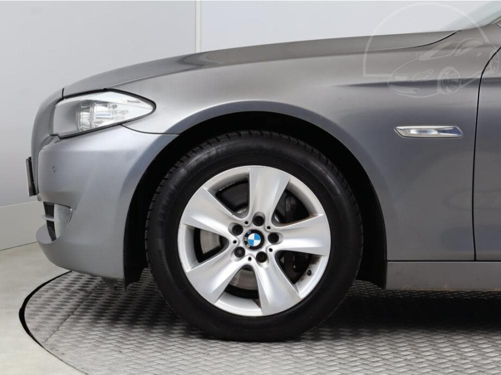 2012 BMW 5-SERIES - 13
