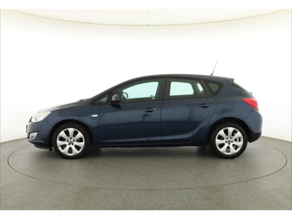 2011 Opel ASTRA - 3
