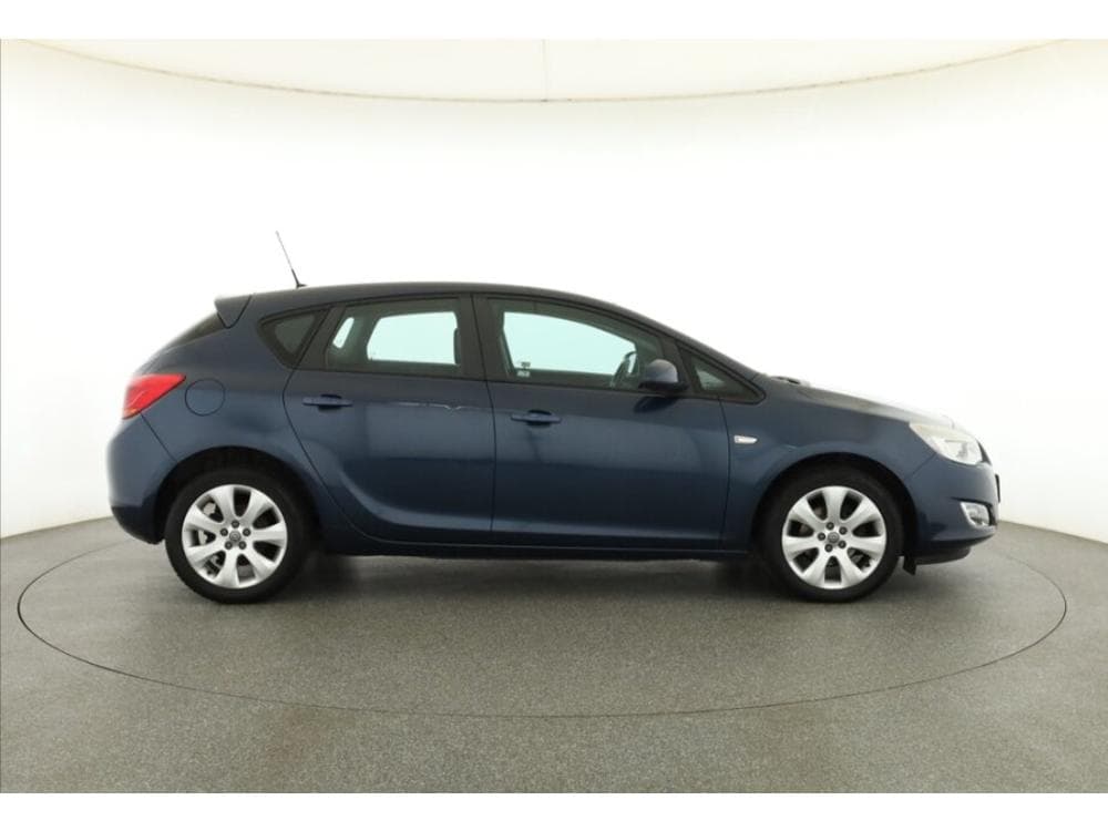 2011 Opel ASTRA - 6